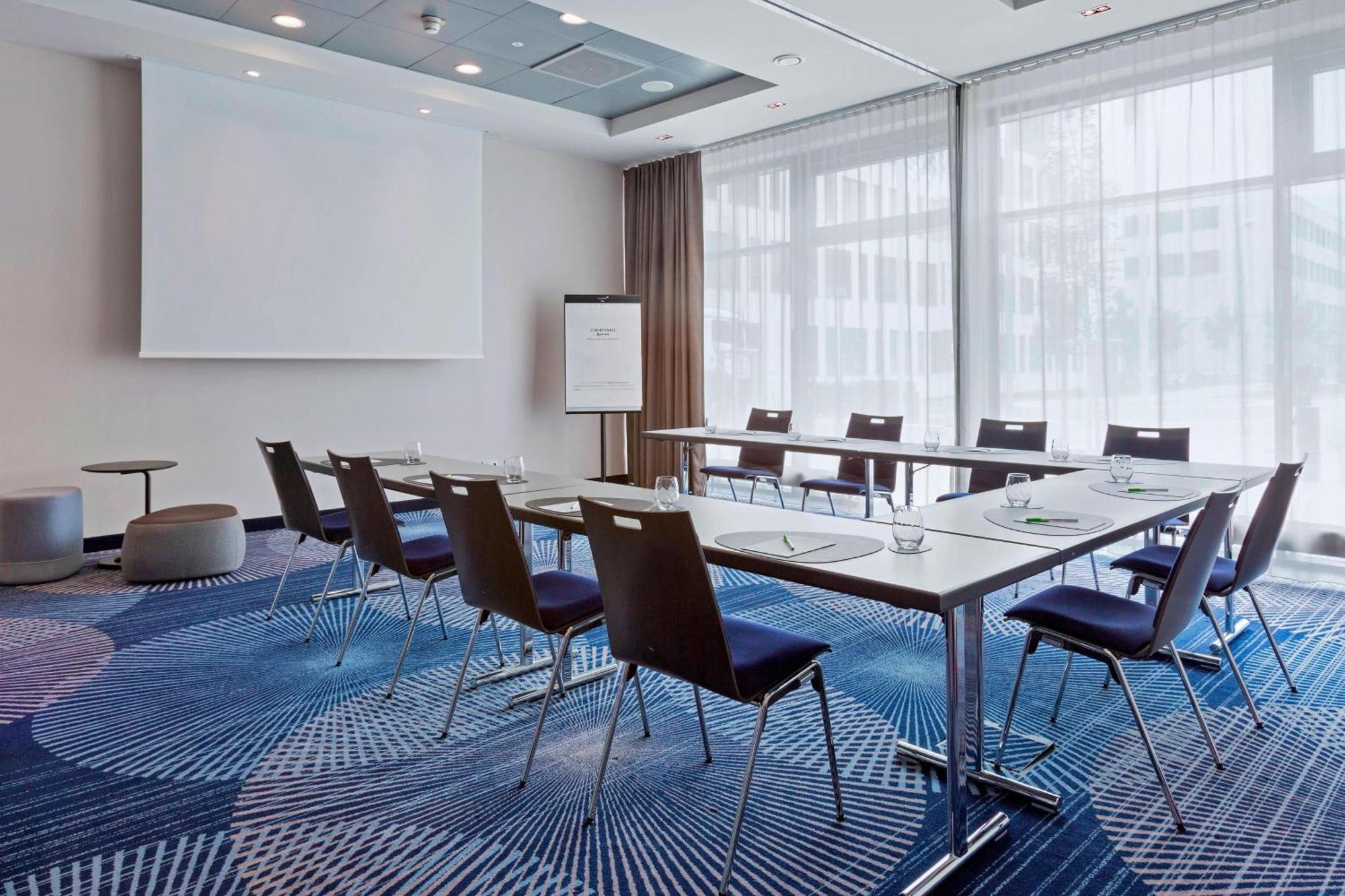 Hotel Courtyard by Marriott Oberpfaffenhofen Munich South Gilching Exterior foto